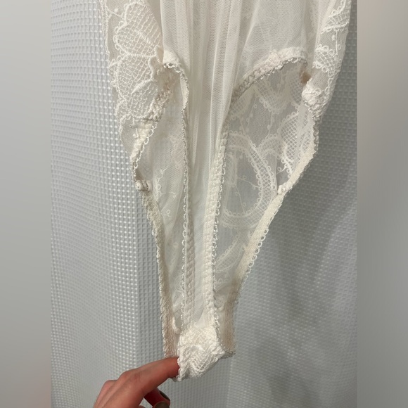 Victoria’s Secret Lace Bustier teddy - Picture 6 of 6